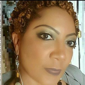 Meet your Posher, Natisha